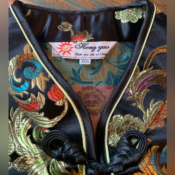 Chinese Traditional Silk Blouse - Picture 5 of 11